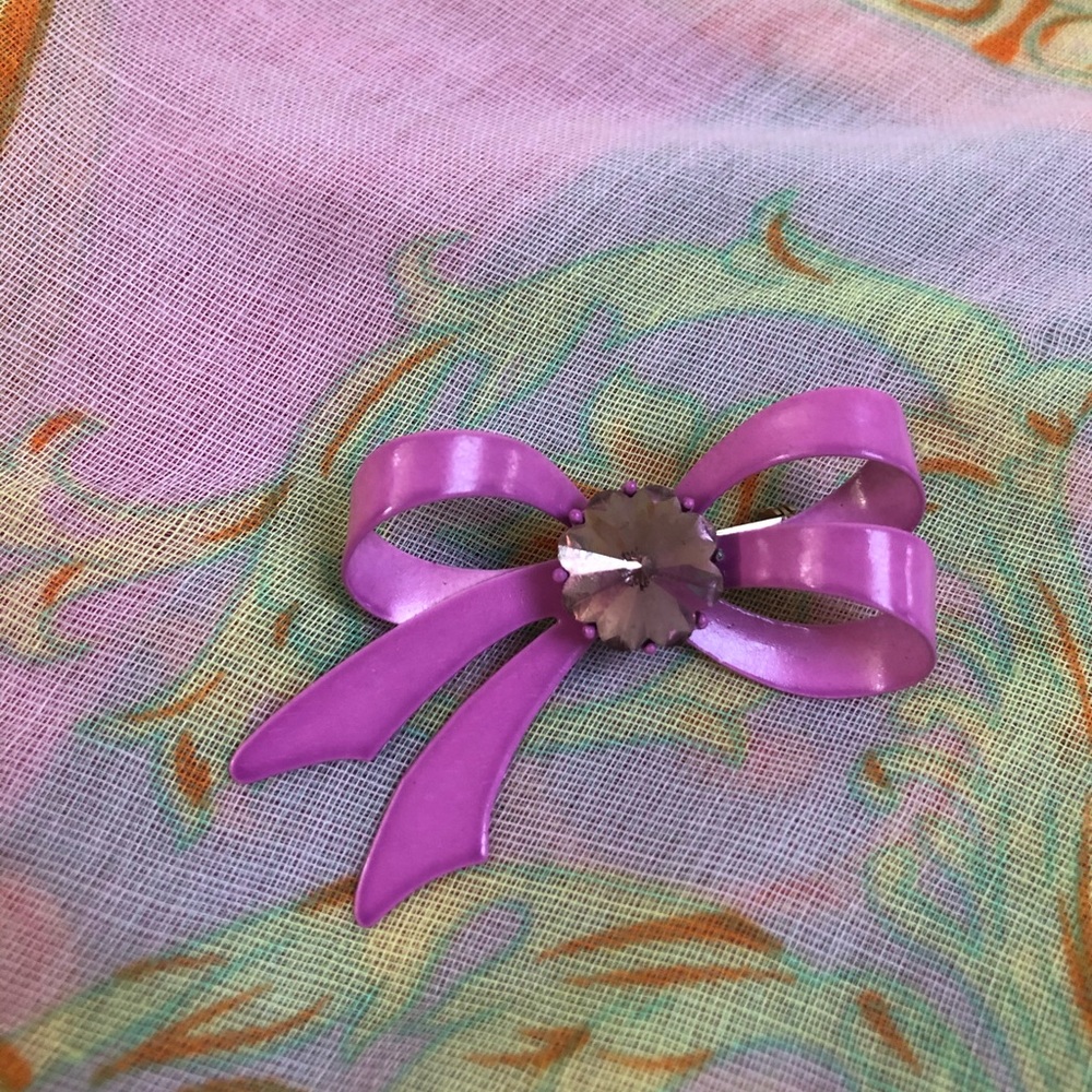 Purple bow pin